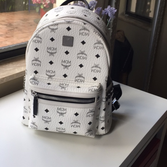 Classic white MCM backpack 🎒 - Picture 4 of 11